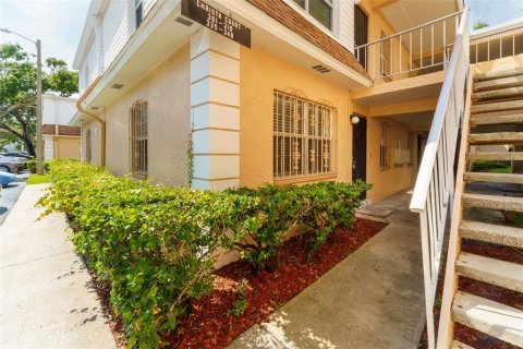 Copropriété à vendre à Tampa, Floride: 2 chambres, 88.26 m2 № 1901392 - photo 2