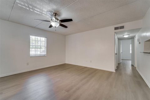 Copropriété à vendre à Tampa, Floride: 2 chambres, 88.26 m2 № 1901392 - photo 6