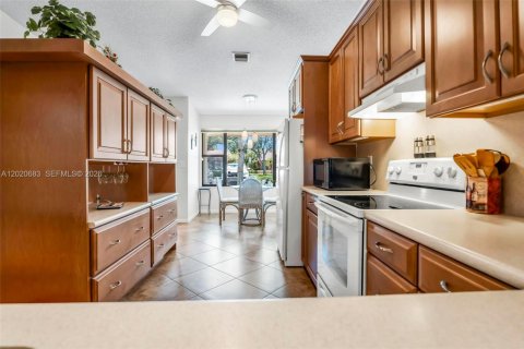 Casa en venta en Plantation, Florida, 2 dormitorios, 118.17 m2 № 2077902 - foto 14