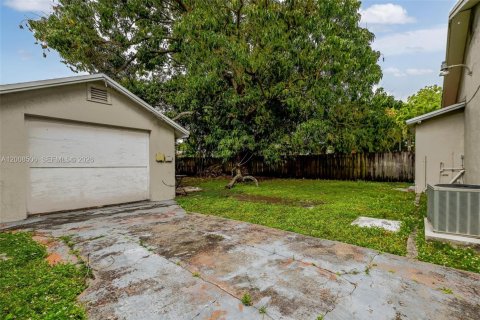 Propiedad comercial en venta en Miami, Florida, 142.6 m2 № 2072055 - foto 14