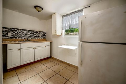 Propiedad comercial en venta en Miami, Florida, 142.6 m2 № 2072055 - foto 16