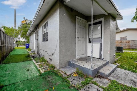 Propiedad comercial en venta en Miami, Florida, 142.6 m2 № 2072055 - foto 10