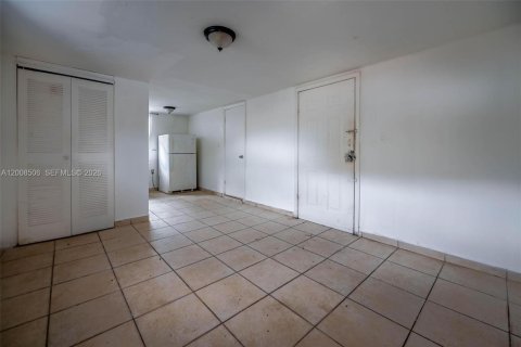 Propiedad comercial en venta en Miami, Florida, 142.6 m2 № 2072055 - foto 15