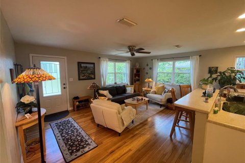 Villa ou maison à louer à Gainesville, Floride: 3 chambres, 134.34 m2 № 2157757 - photo 3