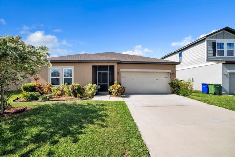 Villa ou maison à vendre à Winter Haven, Floride: 4 chambres, 185.06 m2 № 1807395 - photo 1
