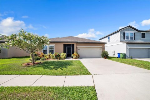 Villa ou maison à vendre à Winter Haven, Floride: 4 chambres, 185.06 m2 № 1807395 - photo 2