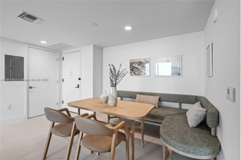 Copropriété à louer à Miami, Floride: 2 chambres, 96.99 m2 № 1937548 - photo 16