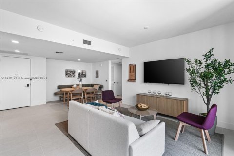 Condo in Miami, Florida, 2 bedrooms  № 1937548 - photo 20