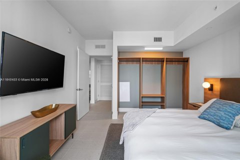 Condo in Miami, Florida, 2 bedrooms  № 1937548 - photo 10