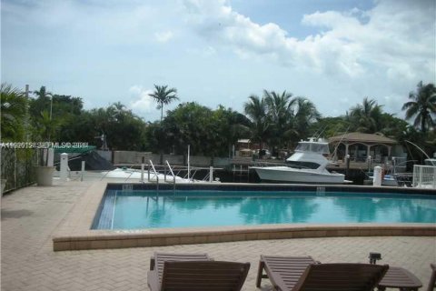 Copropriété à vendre à North Miami, Floride: 1 chambre, 74.88 m2 № 2047887 - photo 2