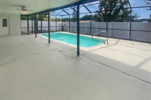 House in Land O' Lakes, Florida 4 bedrooms, 136.75 sq.m. № 1637573 - photo 25