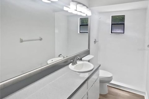 House in Land O' Lakes, Florida 4 bedrooms, 136.75 sq.m. № 1637573 - photo 7