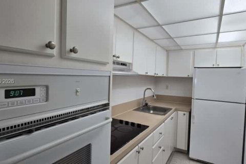 Снять в аренду кондоминиум в Майами-Бич, Флорида 63.17м2, № 1996713 - фото 16