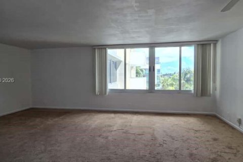 Снять в аренду кондоминиум в Майами-Бич, Флорида 63.17м2, № 1996713 - фото 12