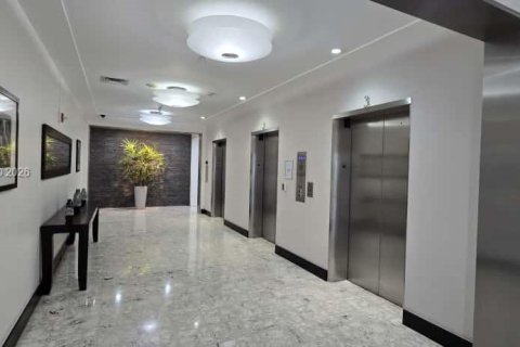 Снять в аренду кондоминиум в Майами-Бич, Флорида 63.17м2, № 1996713 - фото 10