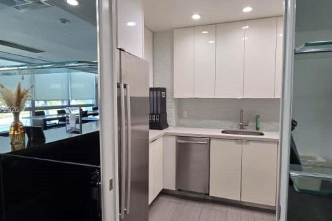 Снять в аренду кондоминиум в Майами-Бич, Флорида 63.17м2, № 1996713 - фото 6