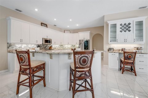 House in Palm Harbor, Florida 4 bedrooms, 305.93 sq.m. № 1846325 - photo 15