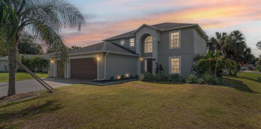 Villa ou maison à North Port, Floride 5 chambres, 208.84 m2 № 1907693