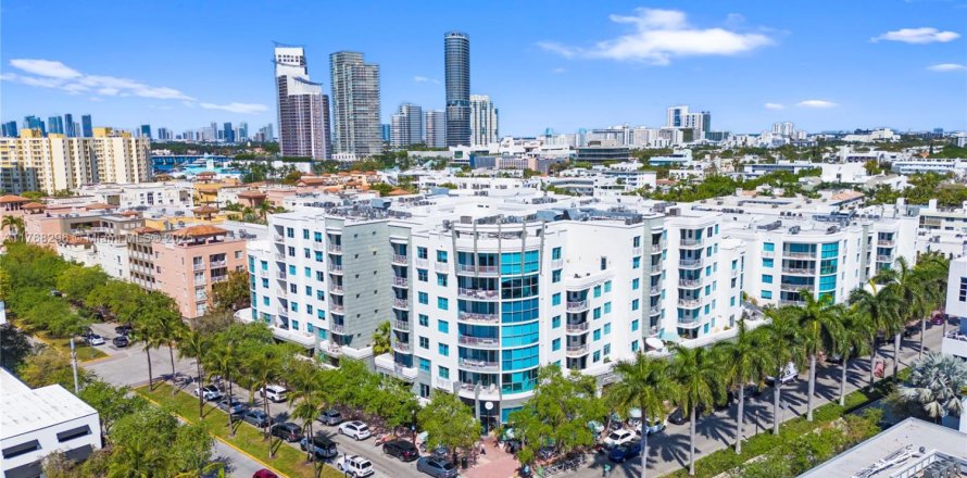 Condominio en Miami Beach, Florida, 2 dormitorios № 1641400