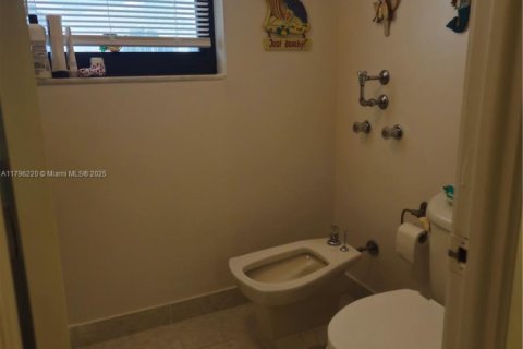 Condo in Sunny Isles Beach, Florida, 2 bedrooms  № 1839441 - photo 15