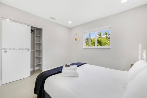 Casa en alquiler en Hollywood, Florida, 3 dormitorios № 1952074 - foto 20