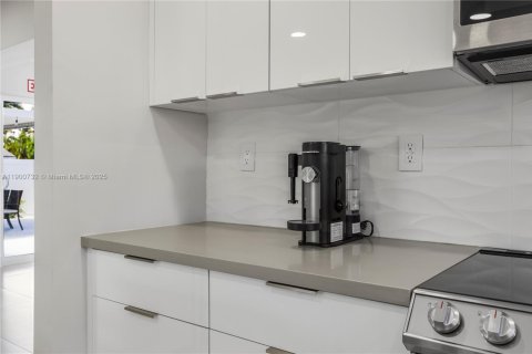 Casa en alquiler en Hollywood, Florida, 3 dormitorios № 1952074 - foto 11