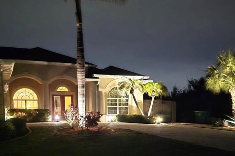 House in Port Charlotte, Florida 3 bedrooms, 236.71 sq.m. № 1568450 - photo 9