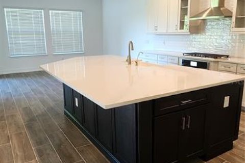 Casa en alquiler en Wesley Chapel, Florida, 5 dormitorios, 412.39 m2 № 1918638 - foto 7