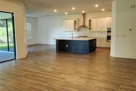 Casa en alquiler en Wesley Chapel, Florida, 5 dormitorios, 412.39 m2 № 1918638 - foto 3