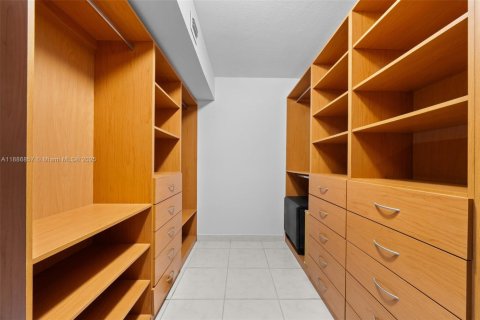 Condominio en venta en Miami Beach, Florida, 2 dormitorios, 105.72 m2 № 1938745 - foto 10