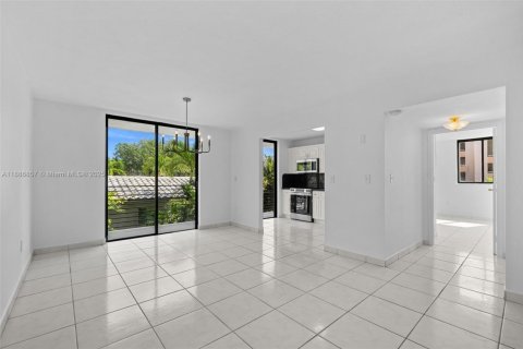 Condominio en venta en Miami Beach, Florida, 2 dormitorios, 105.72 m2 № 1938745 - foto 23