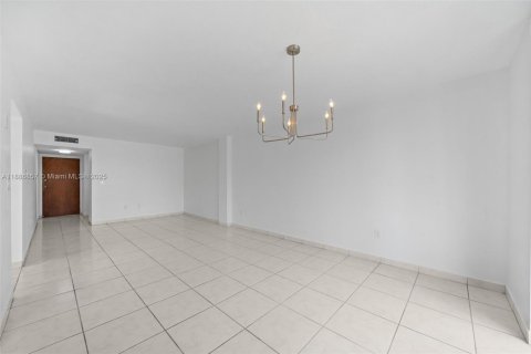Condominio en venta en Miami Beach, Florida, 2 dormitorios, 105.72 m2 № 1938745 - foto 22