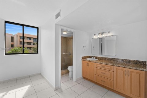 Condominio en venta en Miami Beach, Florida, 2 dormitorios, 105.72 m2 № 1938745 - foto 8