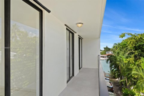 Condominio en venta en Miami Beach, Florida, 2 dormitorios, 105.72 m2 № 1938745 - foto 14