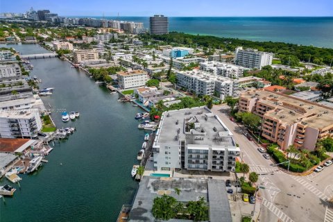 Condominio en venta en Miami Beach, Florida, 2 dormitorios, 105.72 m2 № 1938745 - foto 2