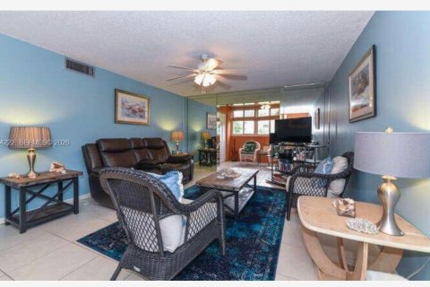 Copropriété à vendre à Boynton Beach, Floride: 2 chambres, 89.19 m2 № 2002689 - photo 4