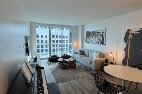 Apartment in Miami, Florida 1 bedroom, 68.56 sq.m. № 2005478 - photo 2