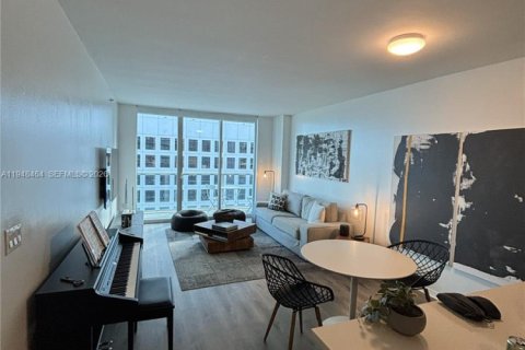 Apartment in Miami, Florida 1 bedroom, 68.56 sq.m. № 2005478 - photo 3