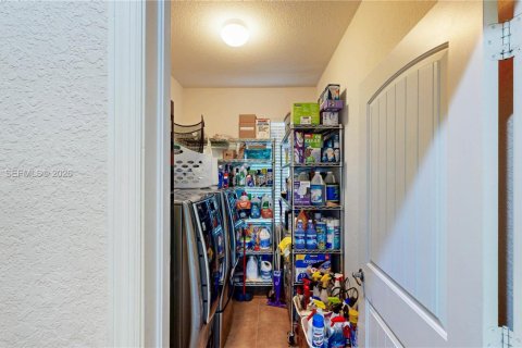 Villa ou maison à vendre à Miami, Floride: 4 chambres, 251.11 m2 № 2024540 - photo 18