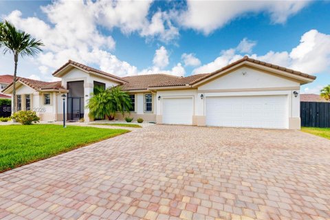 Villa ou maison à Miami, Floride 4 chambres, 251.11 m2 № 2024540