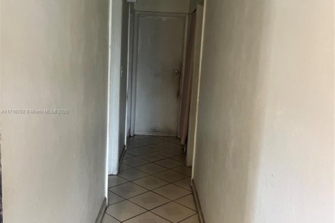 House in Fort Lauderdale, Florida 3 bedrooms, 103.68 sq.m. № 1708303 - photo 28