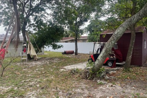 House in Fort Lauderdale, Florida 3 bedrooms, 103.68 sq.m. № 1708303 - photo 14