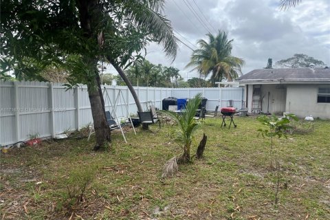 House in Fort Lauderdale, Florida 3 bedrooms, 103.68 sq.m. № 1708303 - photo 8