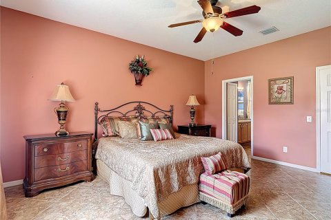 House in Land O' Lakes, Florida 4 bedrooms, 219.81 sq.m. № 1785436 - photo 20