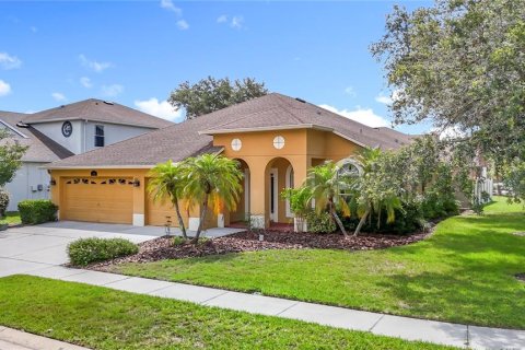 House in Land O' Lakes, Florida 4 bedrooms, 219.81 sq.m. № 1785436 - photo 1