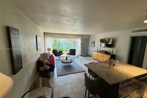 Apartamento en alquiler en West Palm Beach, Florida, 2 dormitorios, 74.32 m2 № 1937405 - foto 4