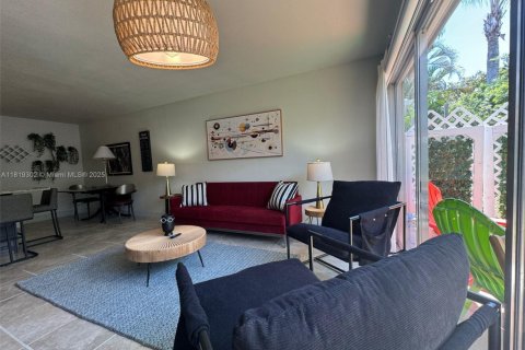Apartamento en alquiler en West Palm Beach, Florida, 2 dormitorios, 74.32 m2 № 1937405 - foto 3