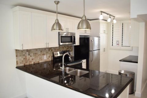 Copropriété à louer à Lake Worth, Floride: 2 chambres, 93.37 m2 № 2273561 - photo 2