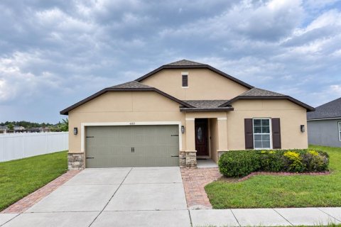 House in Winter Haven, Florida 5 bedrooms, 173.91 sq.m. № 2369655