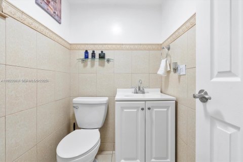 Copropriété à louer à Miami, Floride: 2 chambres, 83.61 m2 № 1976775 - photo 10